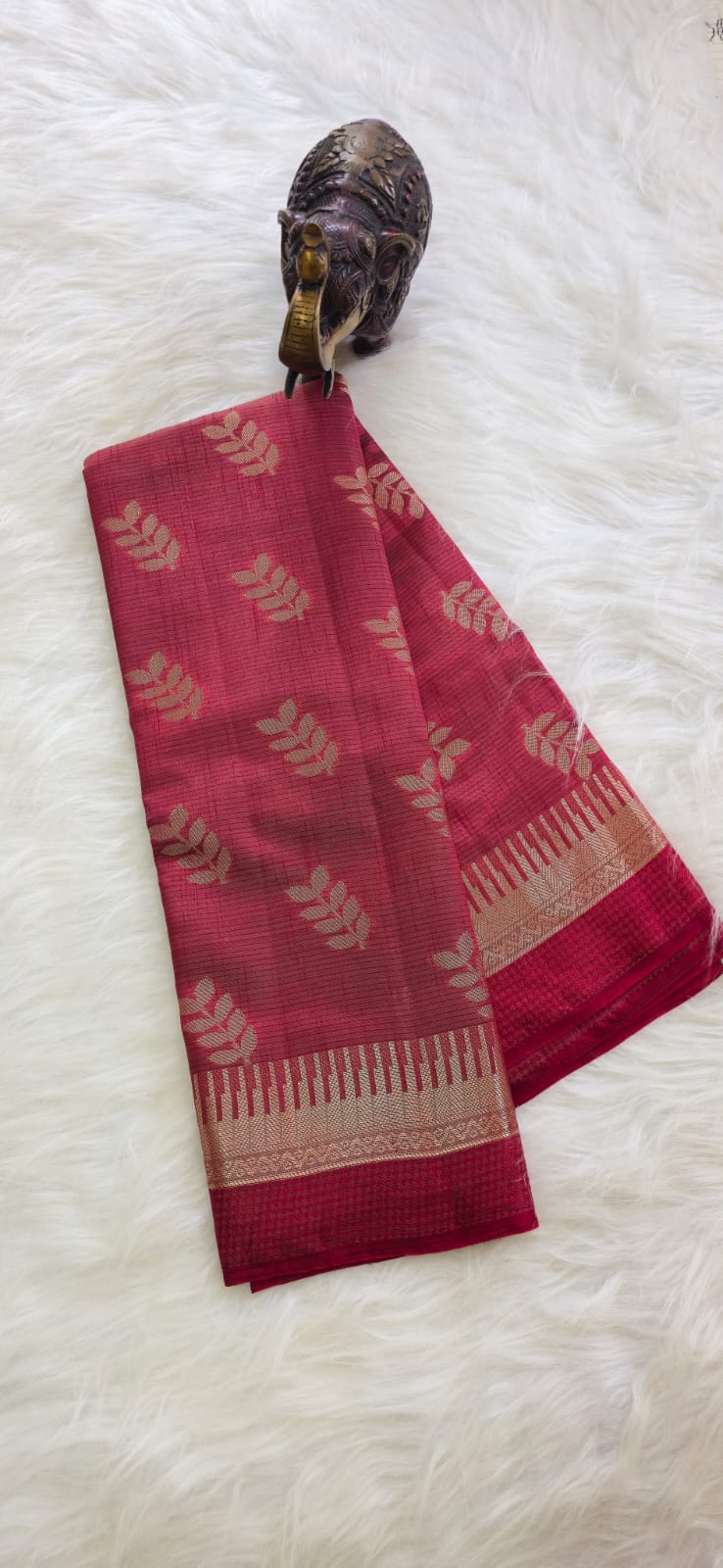 Banarasi silk leaf